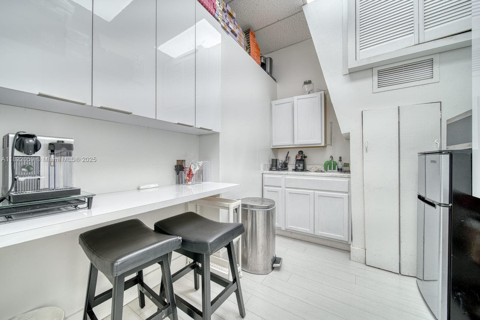 Thriving Beauty Salon with Loyal Clientele