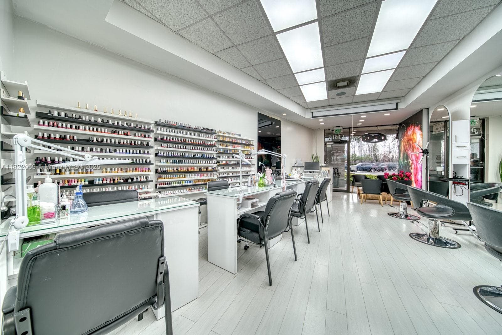 Thriving Beauty Salon with Loyal Clientele