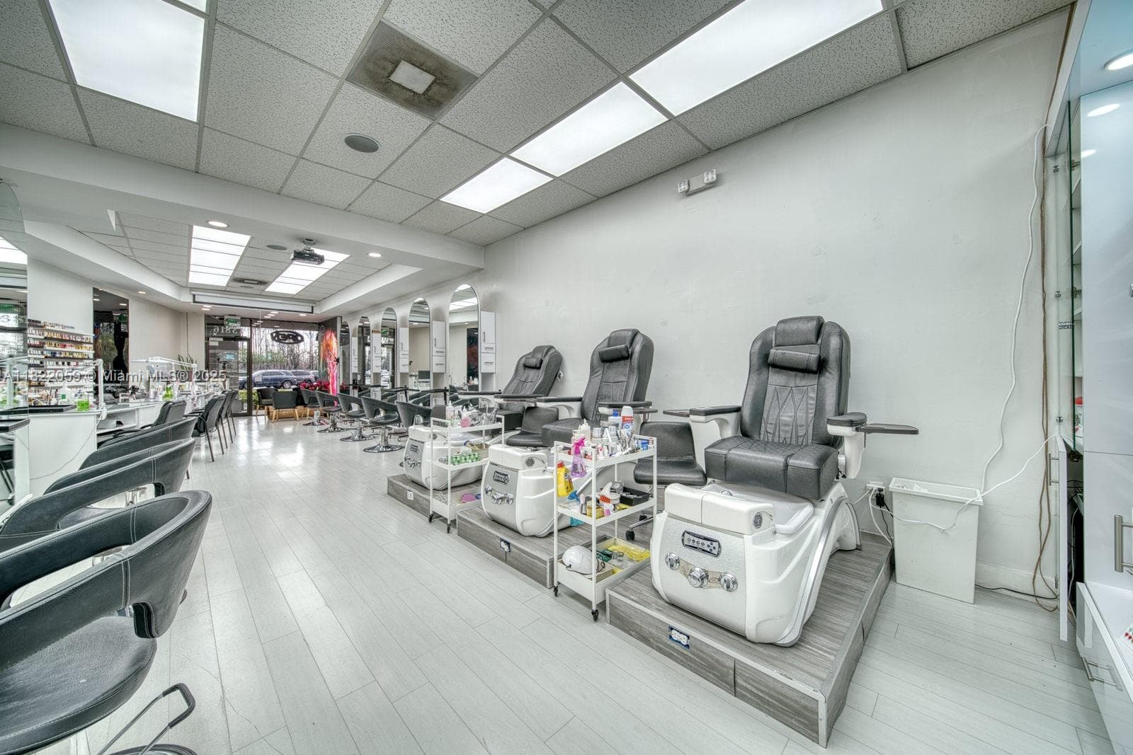 Thriving Beauty Salon with Loyal Clientele
