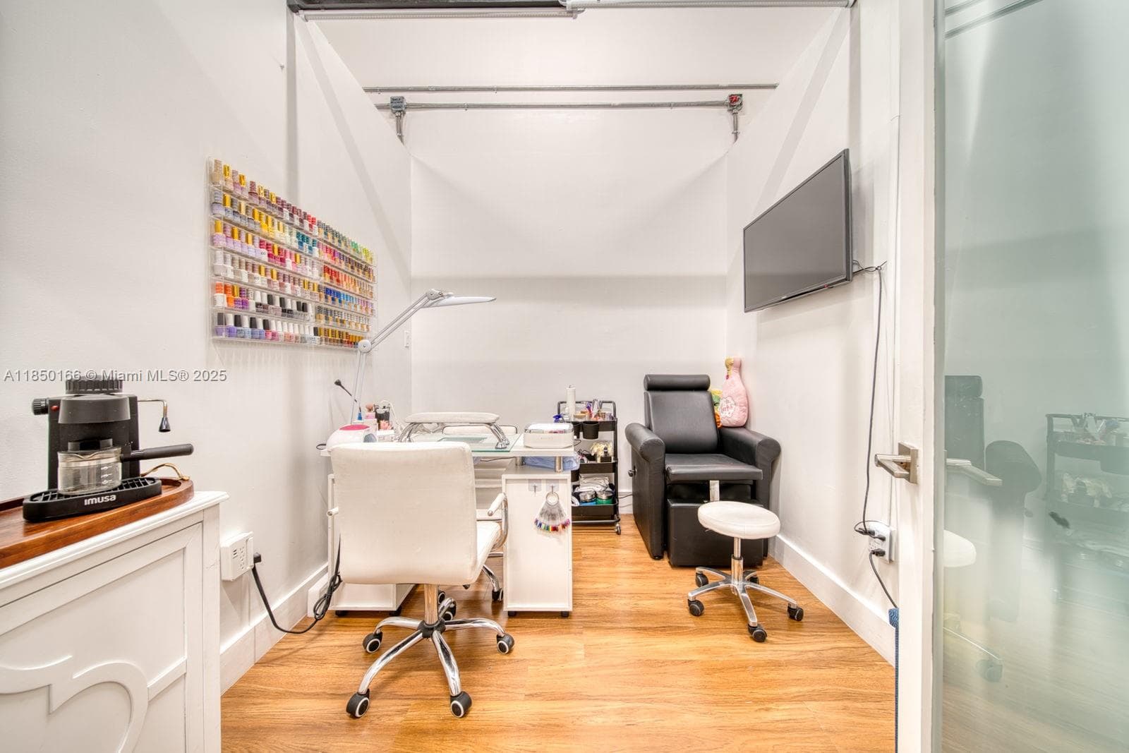 Thriving Beauty Supply Store with Private Rental Suites