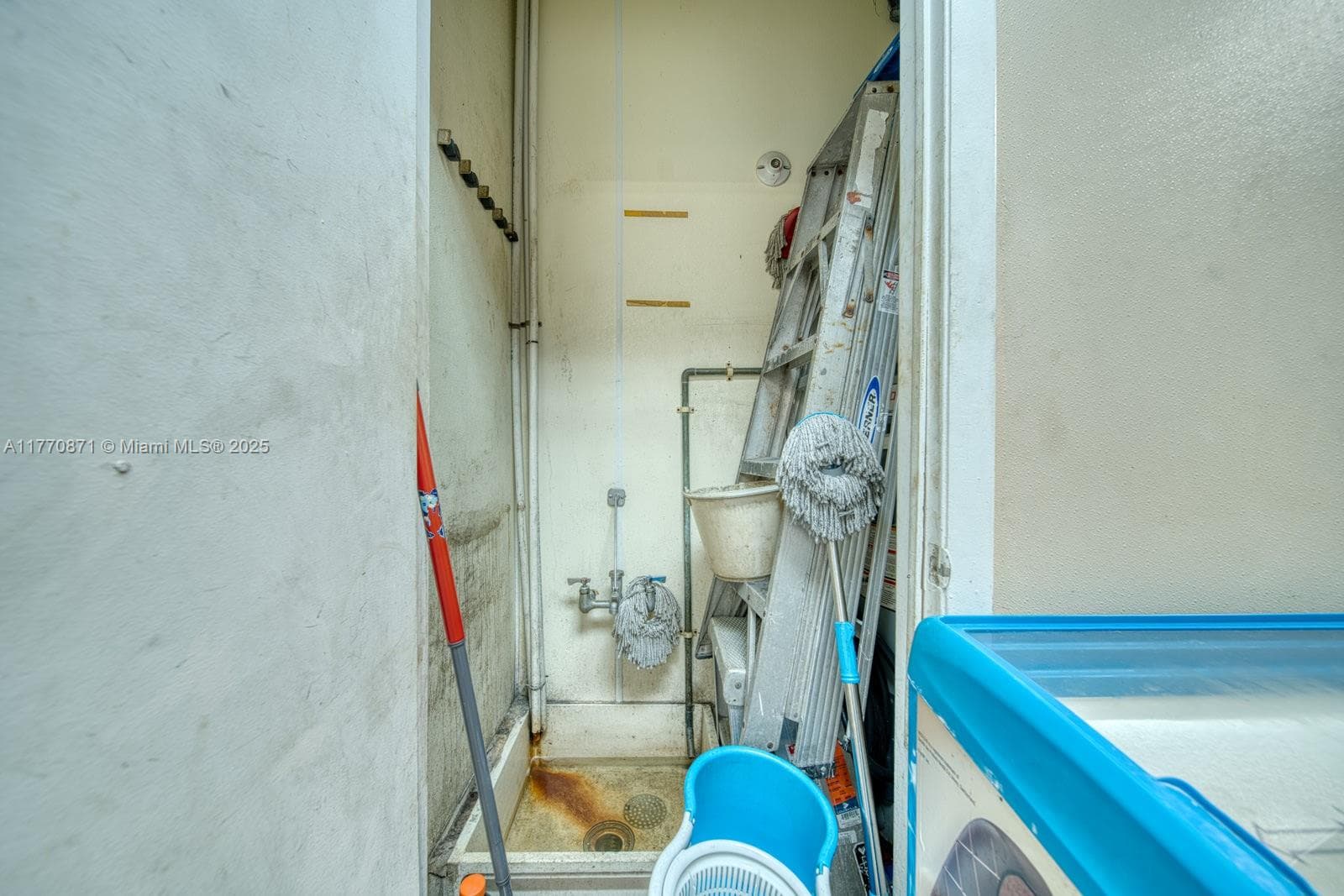 Turnkey Pizzeria with Significant Growth Potential