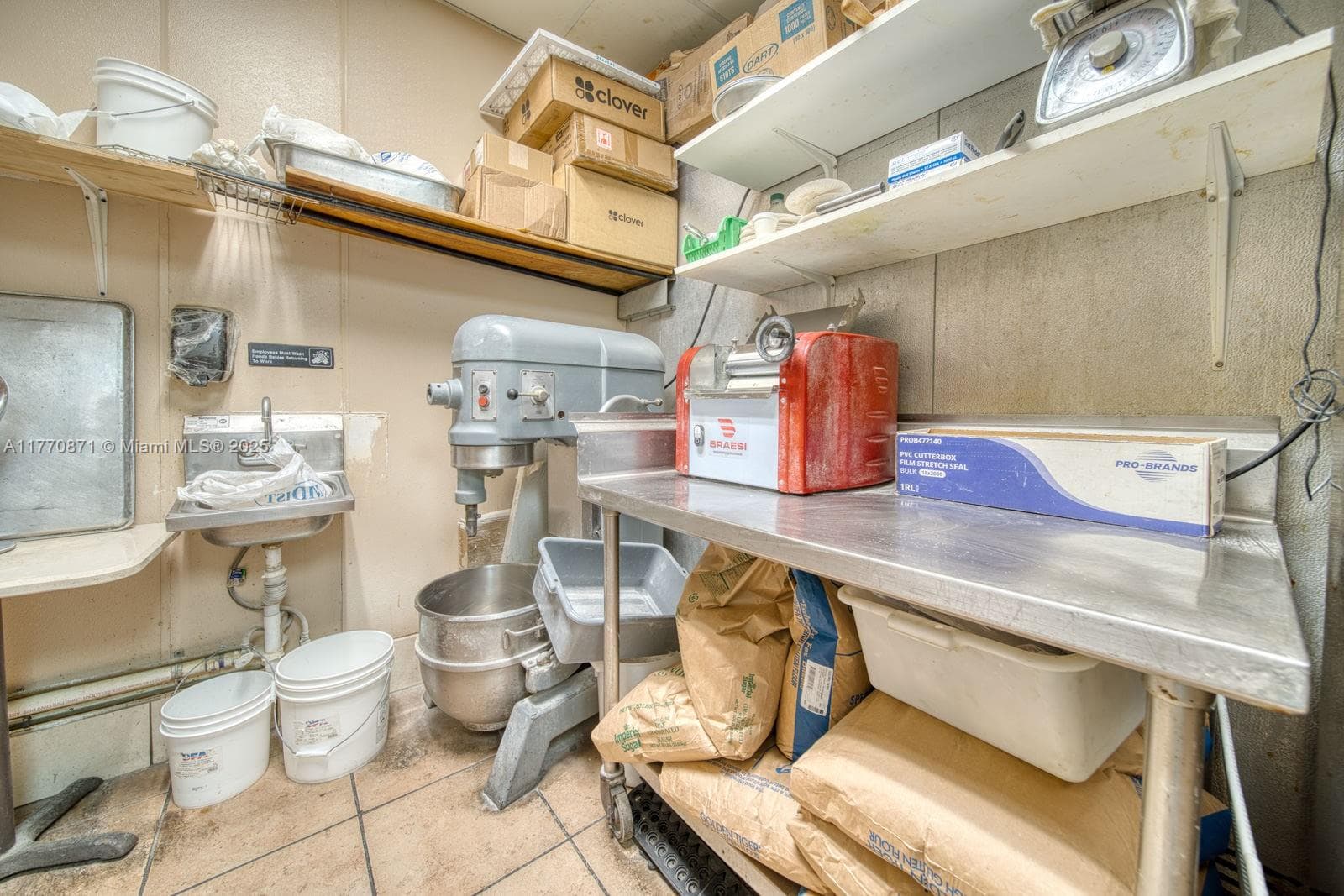 Turnkey Pizzeria with Significant Growth Potential