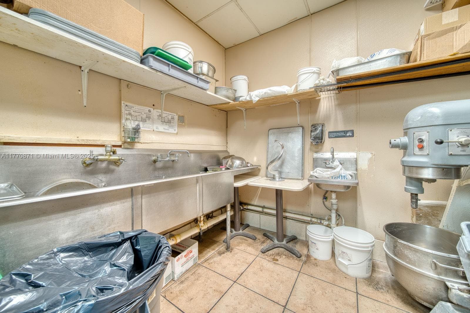 Turnkey Pizzeria with Significant Growth Potential