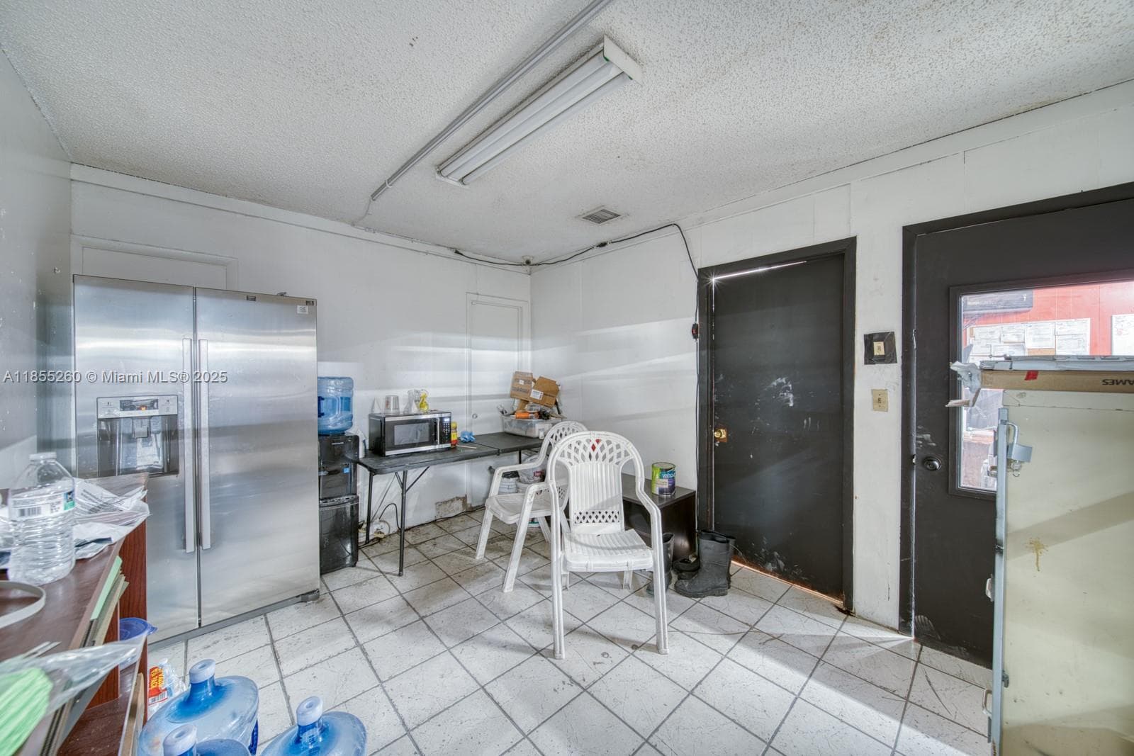 Turnkey Auto Body Shop with Ample Work Bays