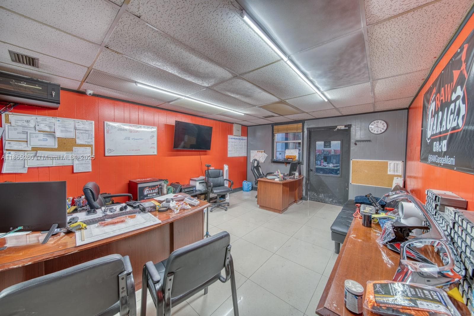 Turnkey Auto Body Shop with Ample Work Bays