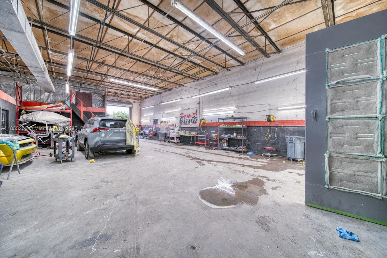 Turnkey Auto Body Shop with Ample Work Bays