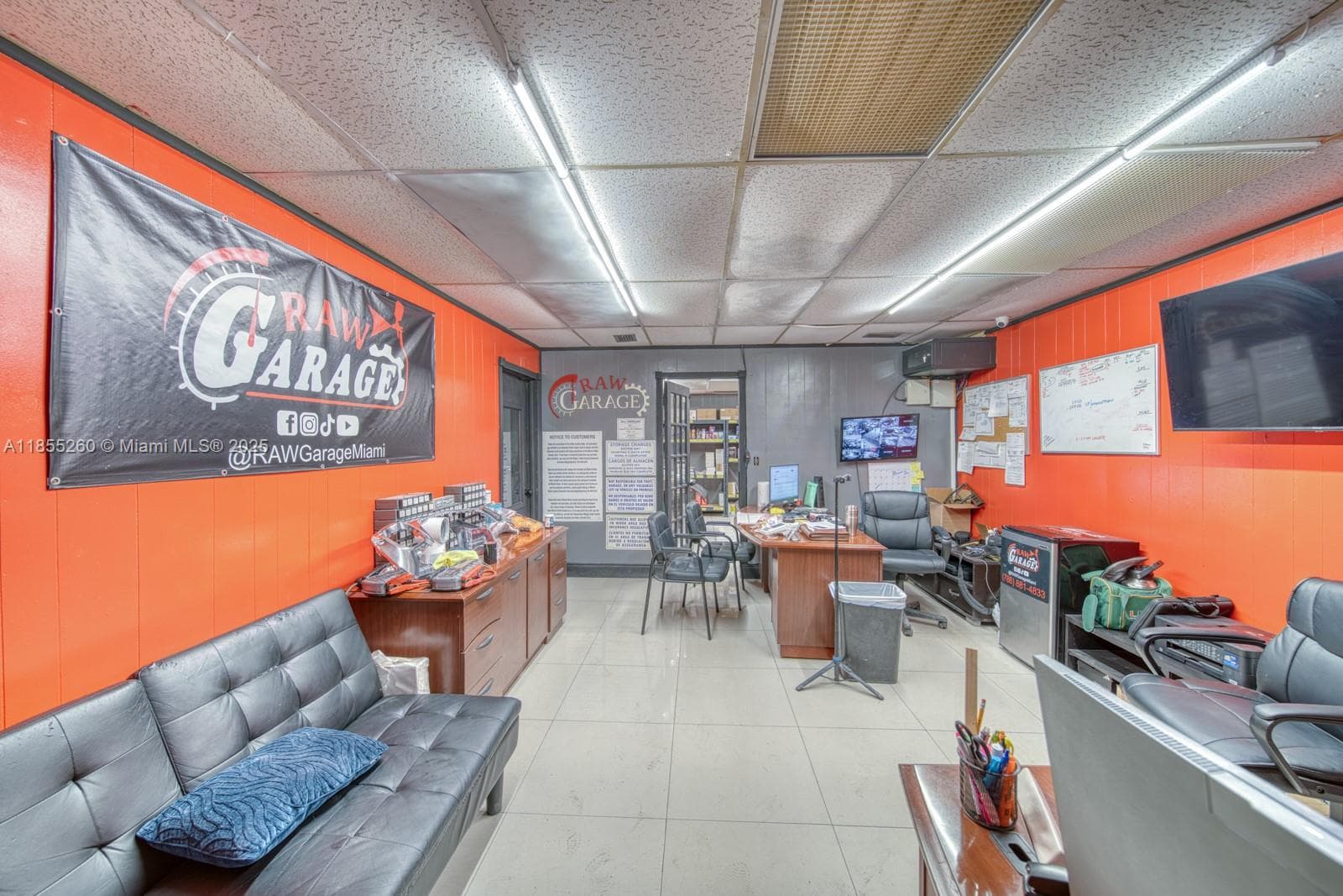 Turnkey Auto Body Shop with Ample Work Bays