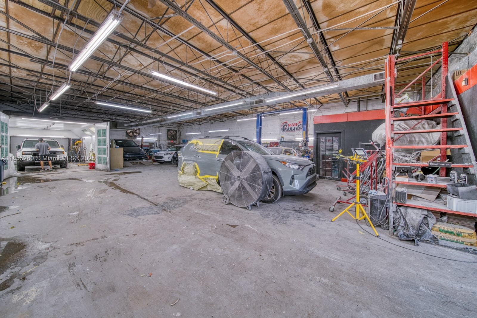 Turnkey Auto Body Shop with Ample Work Bays