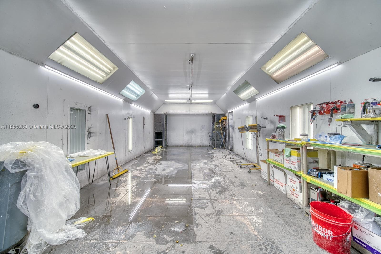 Turnkey Auto Body Shop with Ample Work Bays