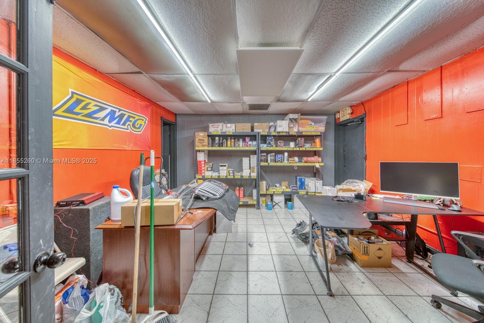 Turnkey Auto Body Shop with Ample Work Bays