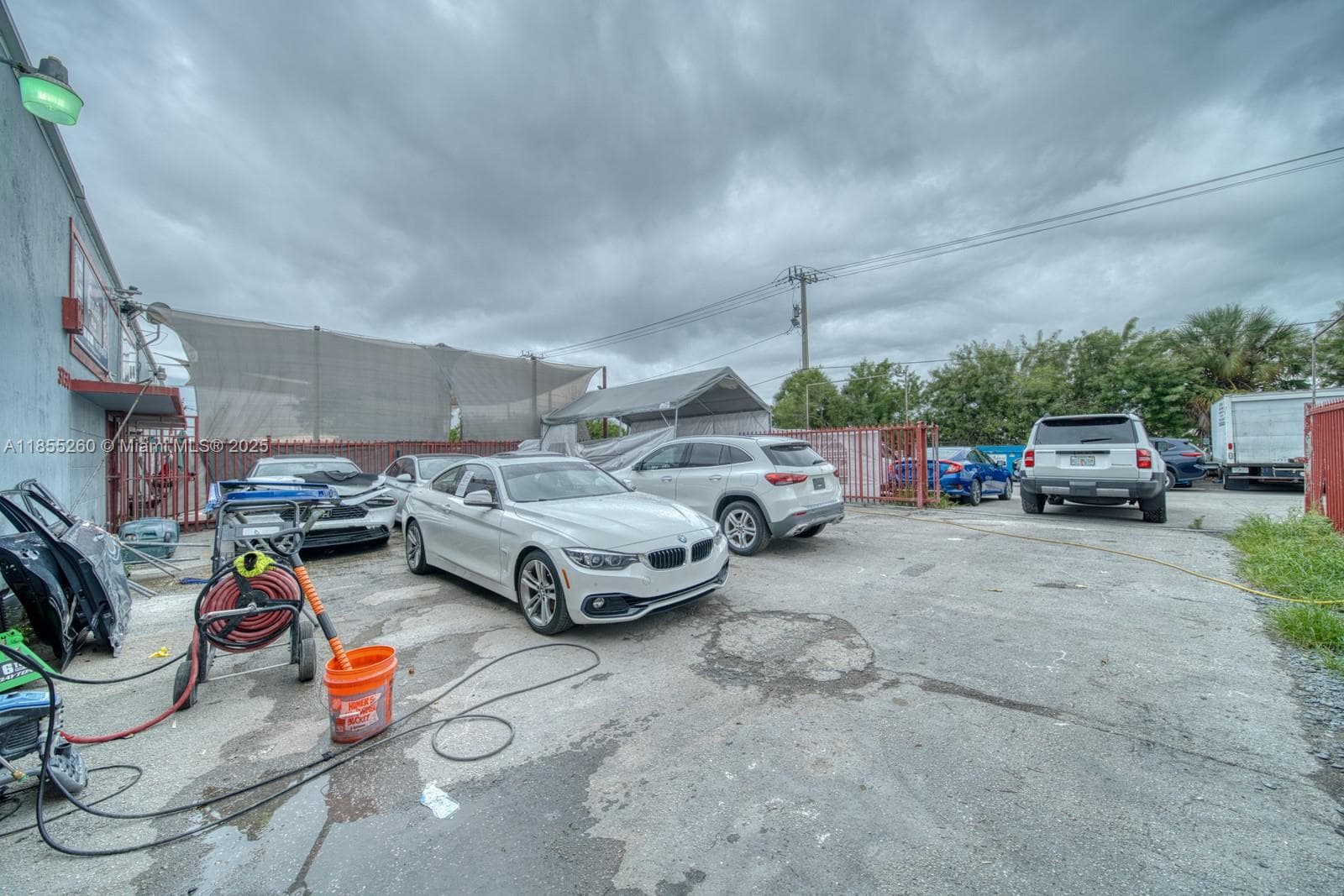 Turnkey Auto Body Shop with Ample Work Bays