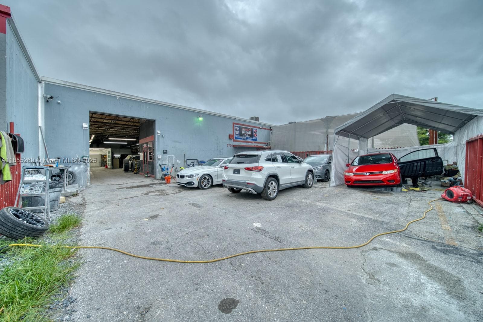 Turnkey Auto Body Shop with Ample Work Bays