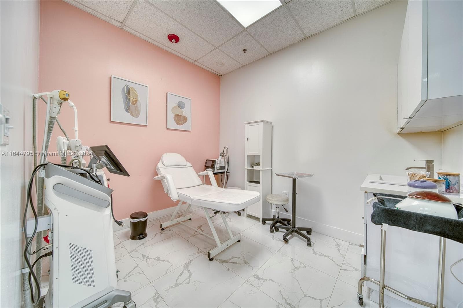 Turnkey Full Service Beauty Salon with Prime Location