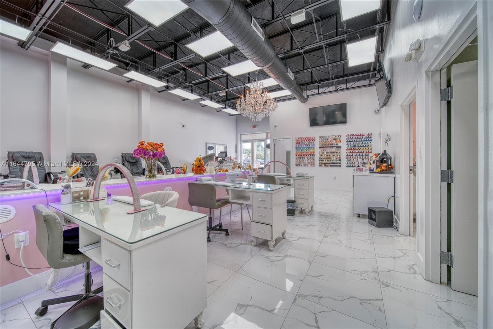 Turnkey Full Service Beauty Salon with Prime Location