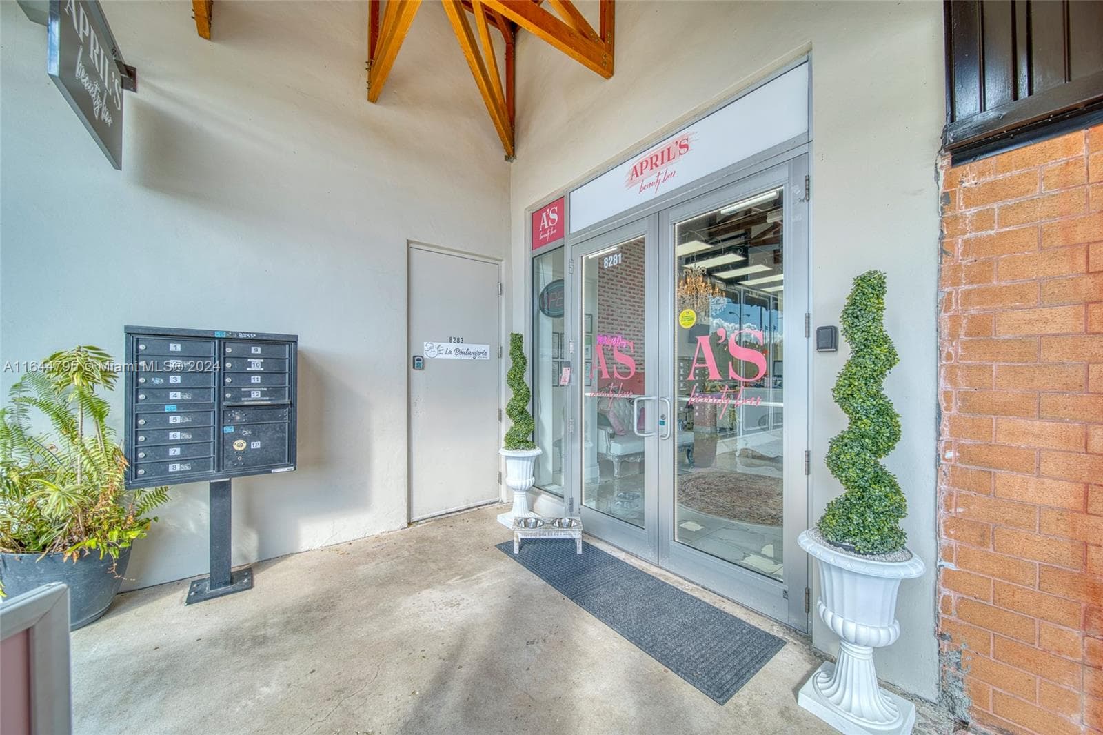 Turnkey Full Service Beauty Salon with Prime Location