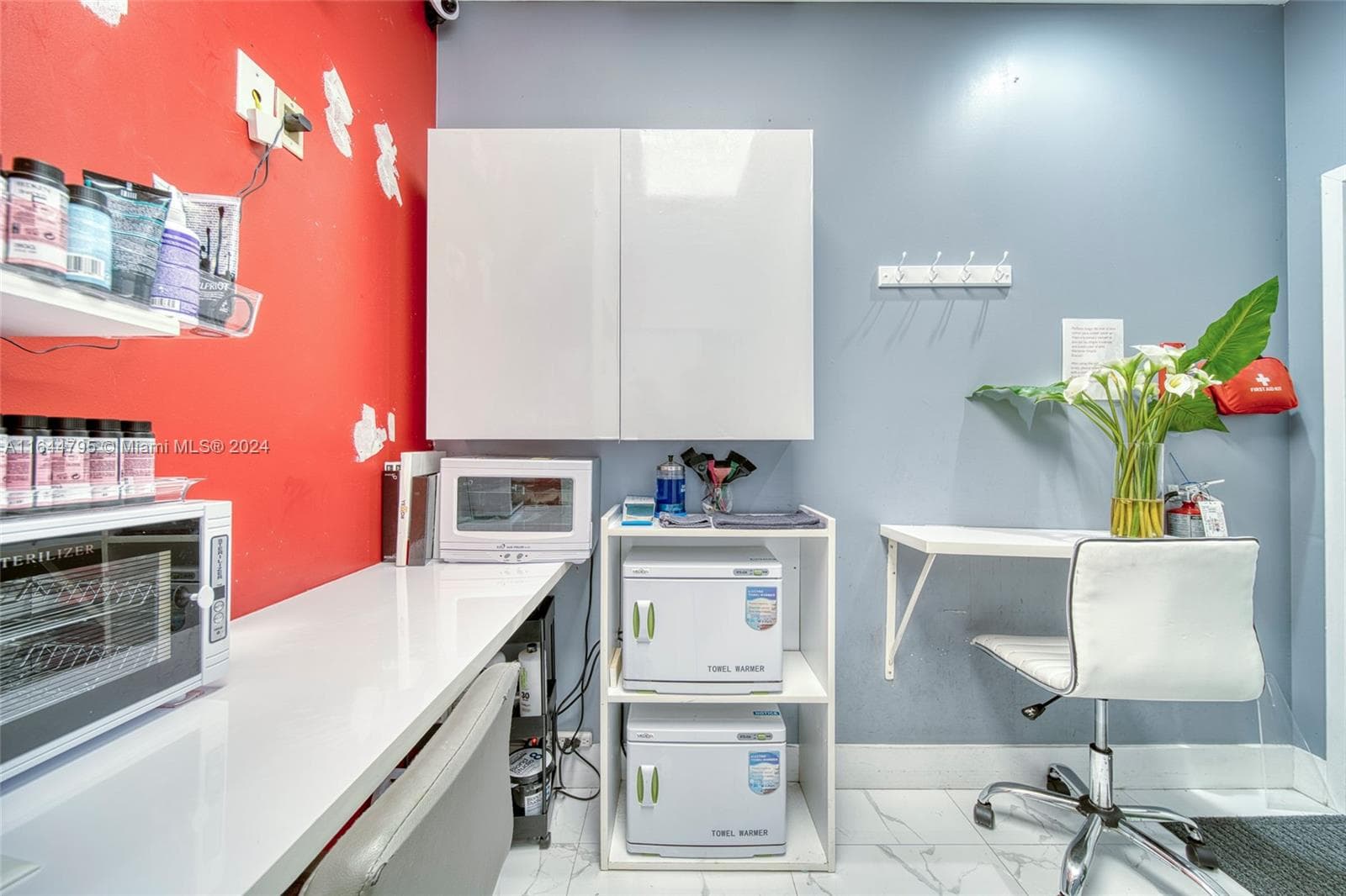 Turnkey Full Service Beauty Salon with Prime Location