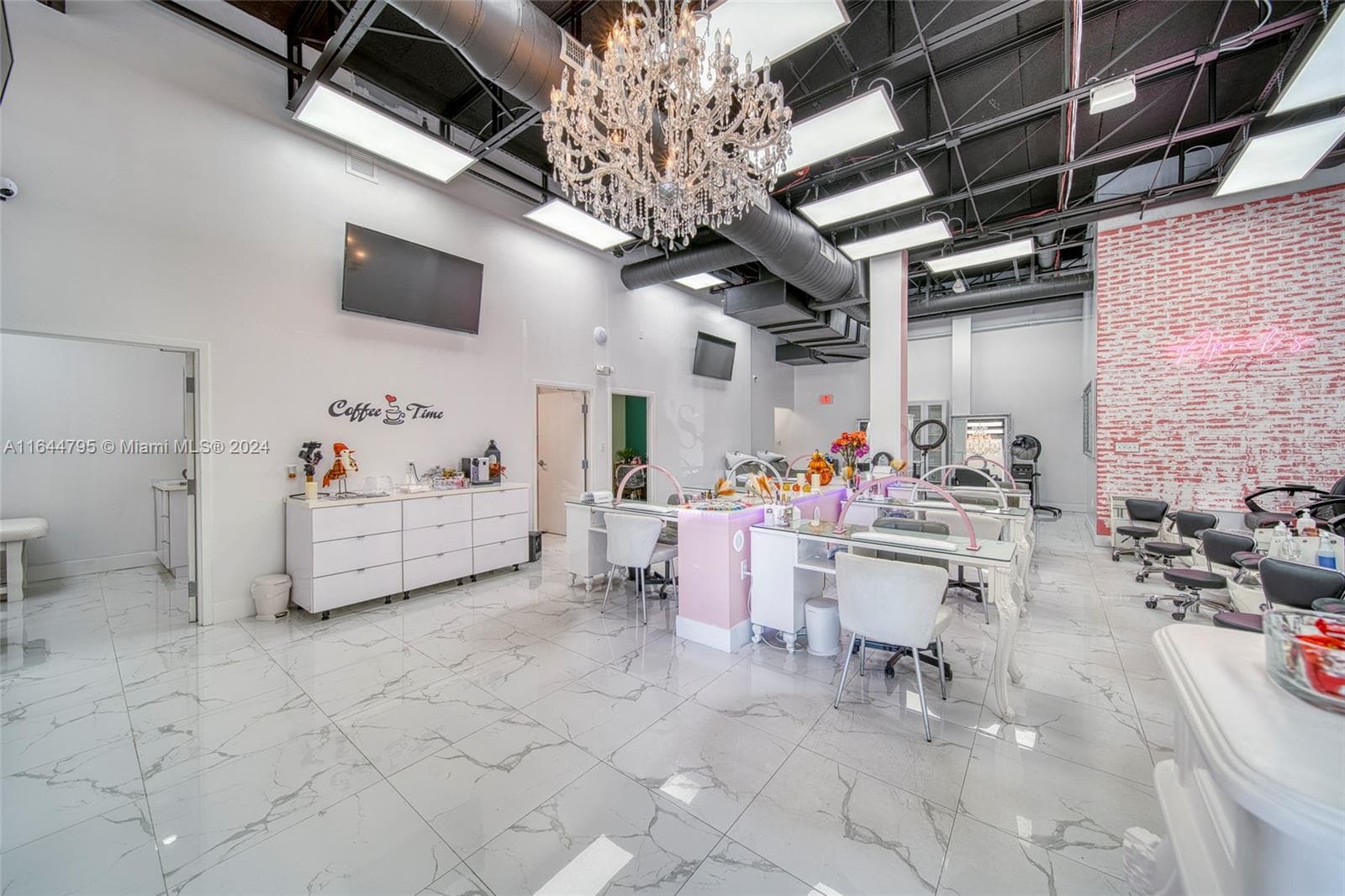 Turnkey Full Service Beauty Salon with Prime Location