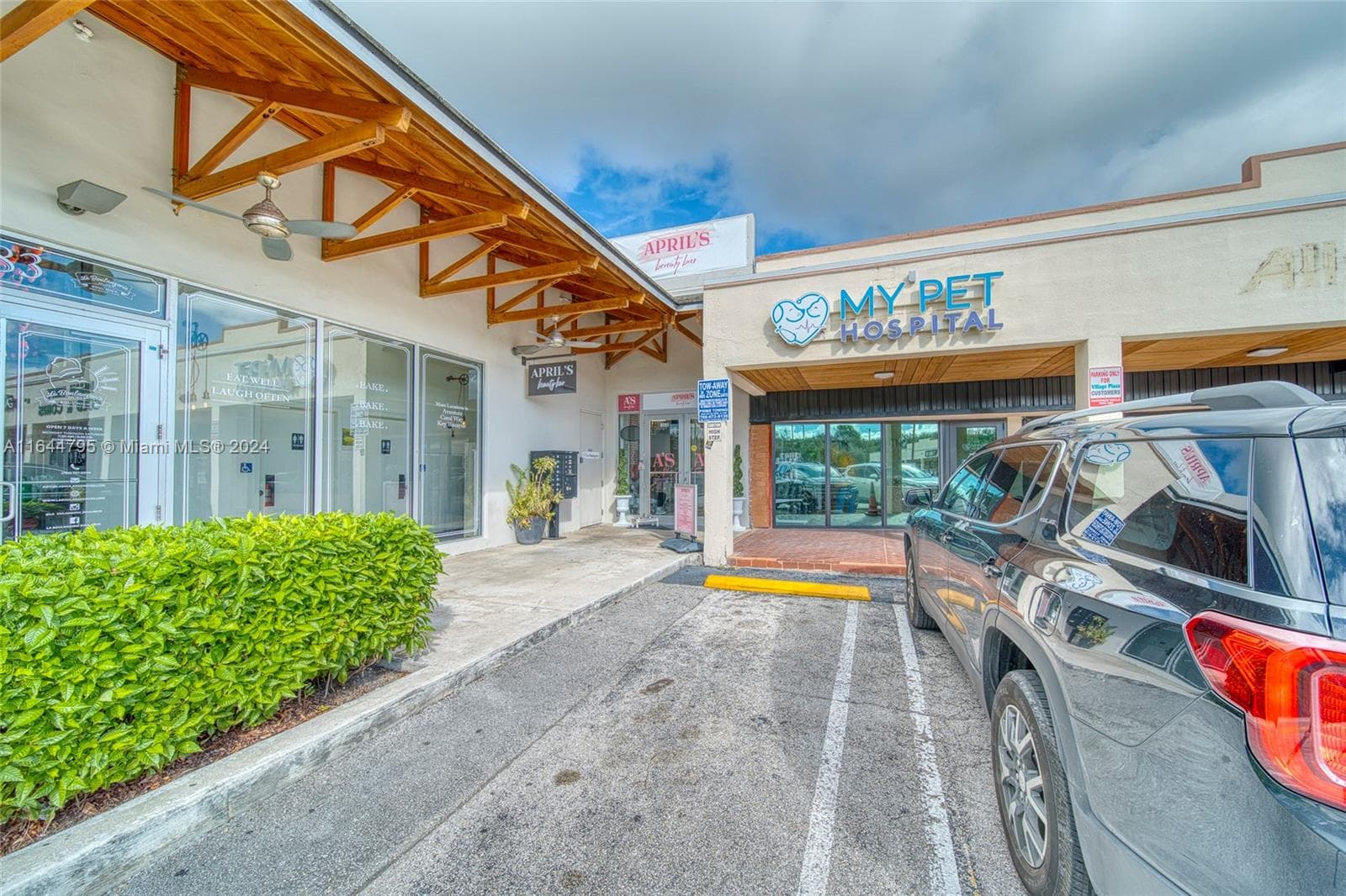 Turnkey Full Service Beauty Salon with Prime Location