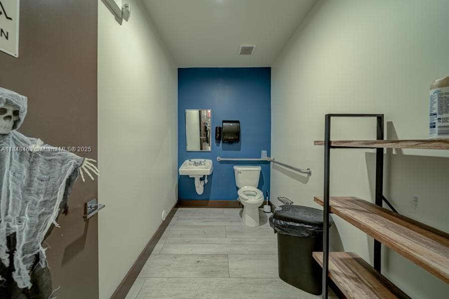 Turnkey Restaurant with Prime High Visibility Location