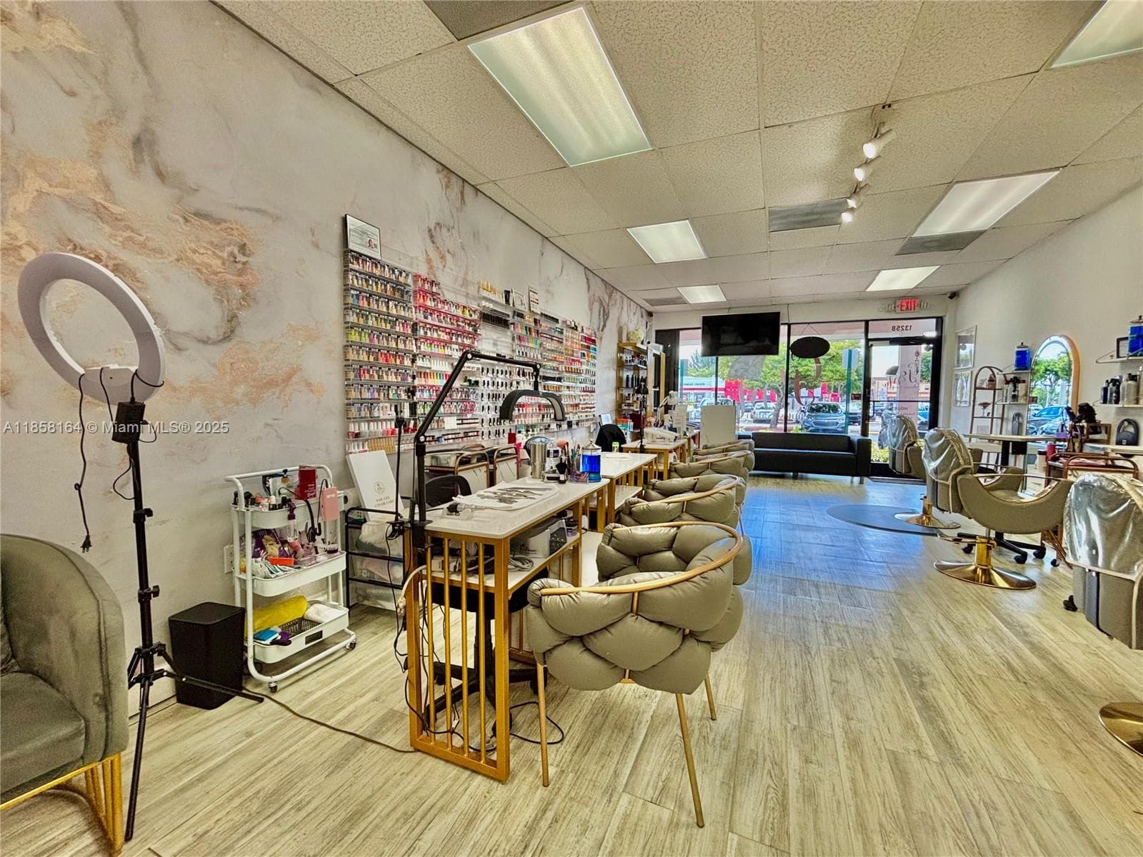 Turnkey Hair Salon with High End Finishes