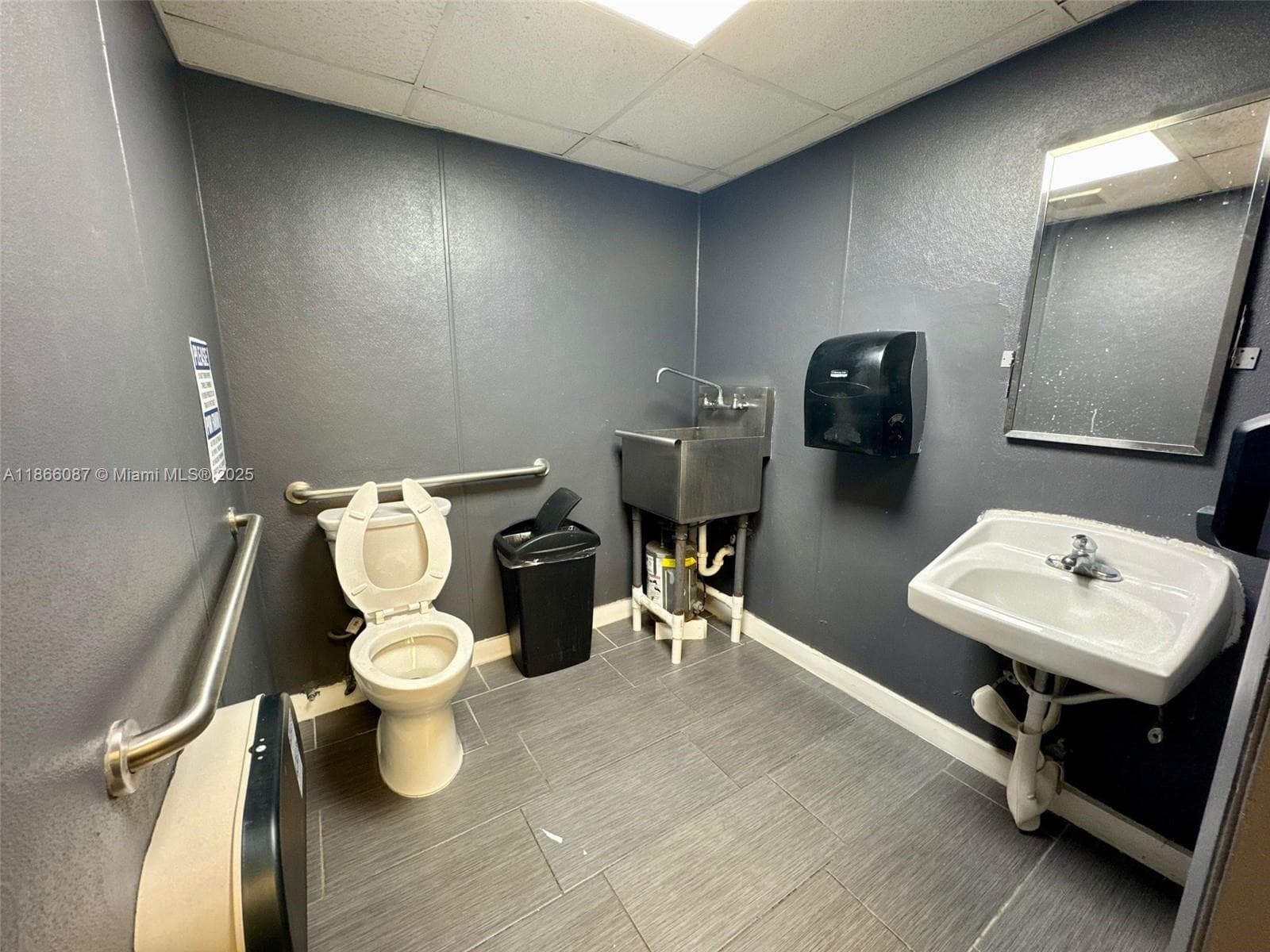 Award Winning Restaurant with Prime Location