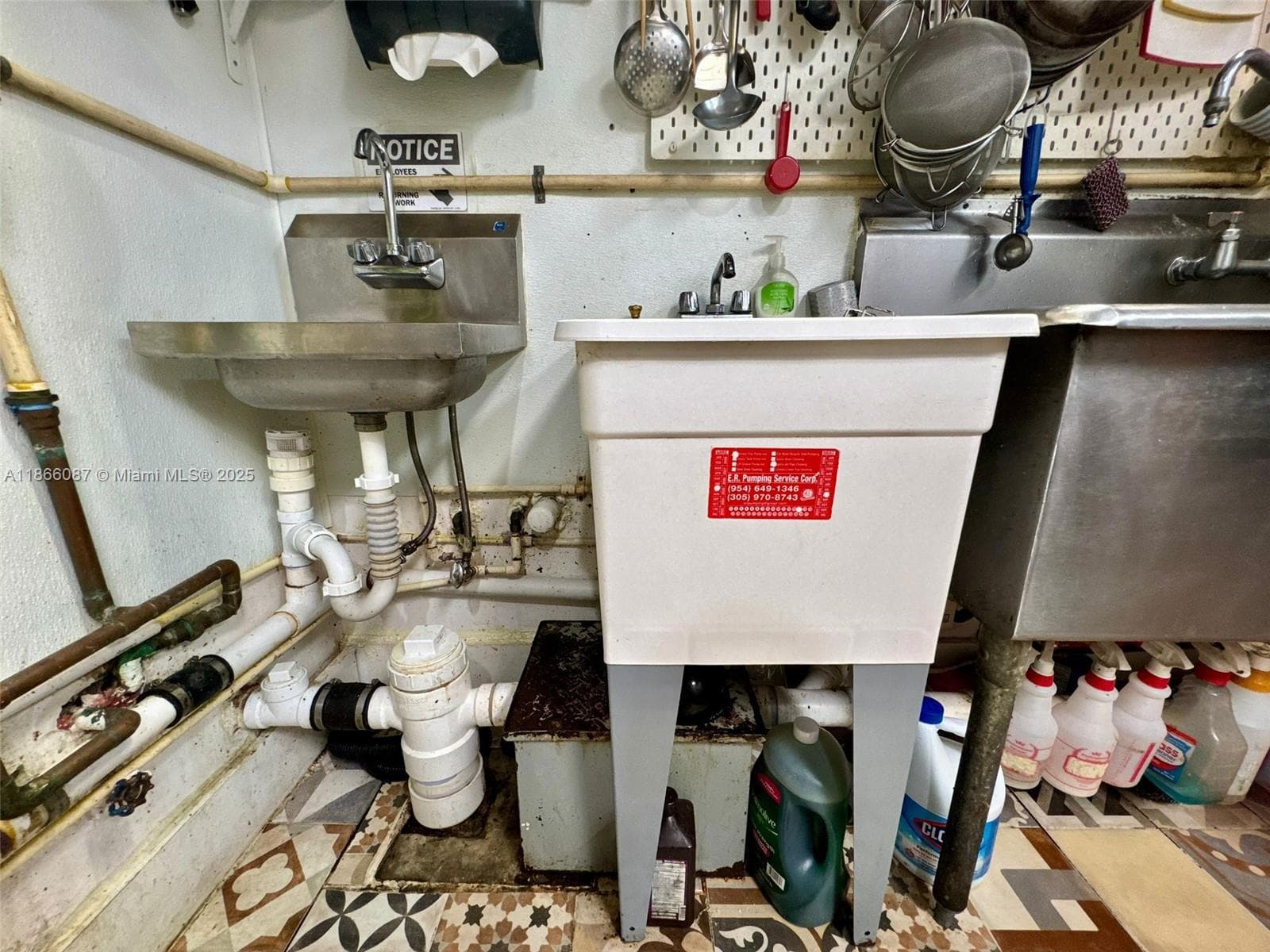 Award Winning Restaurant with Prime Location