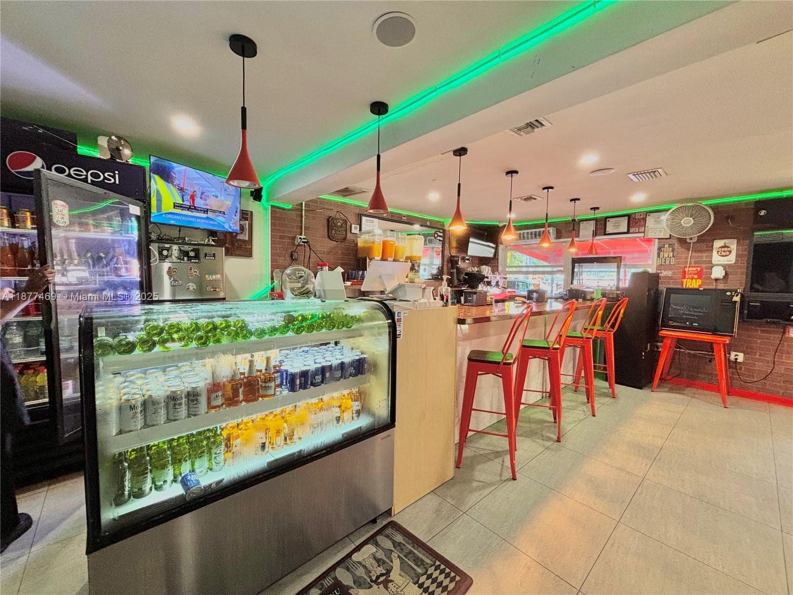 Profitable Cafeteria and Bar with Exceptionally Low Rent