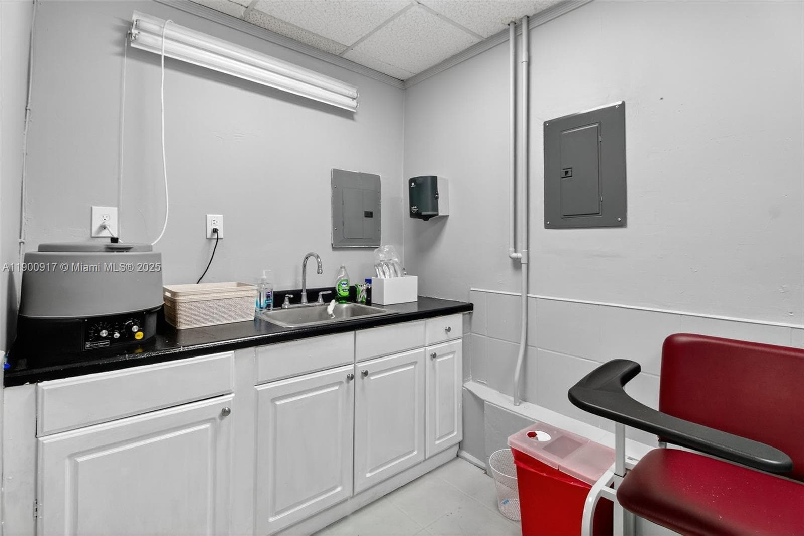 Turnkey Medical Research Center with State of the Art Lab