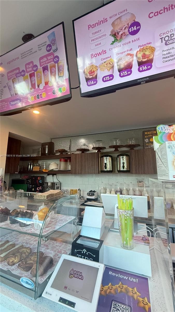 Trendy Downtown Cafe with Heavy Foot Traffic