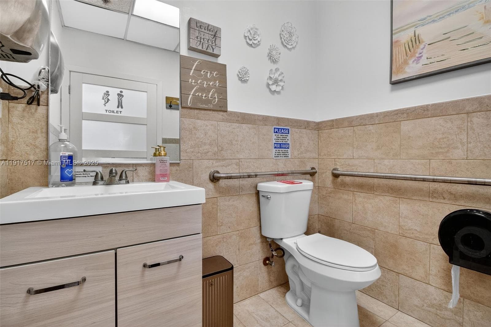 Thriving Beauty Salon with Turnkey Operations