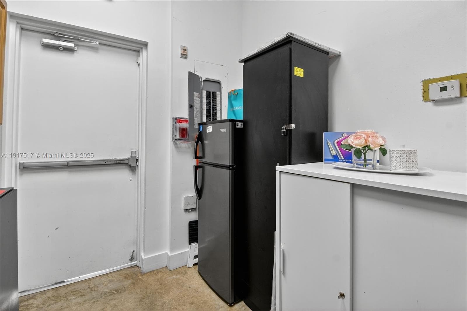 Thriving Beauty Salon with Turnkey Operations