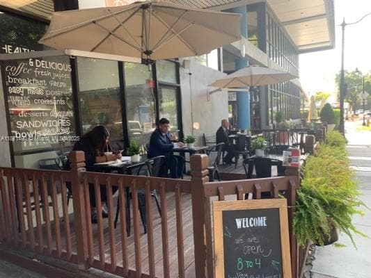 Established Cafeteria with Loyal Customer Base