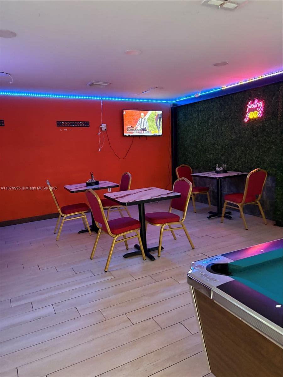 Established Miami Bar with Live Entertainment