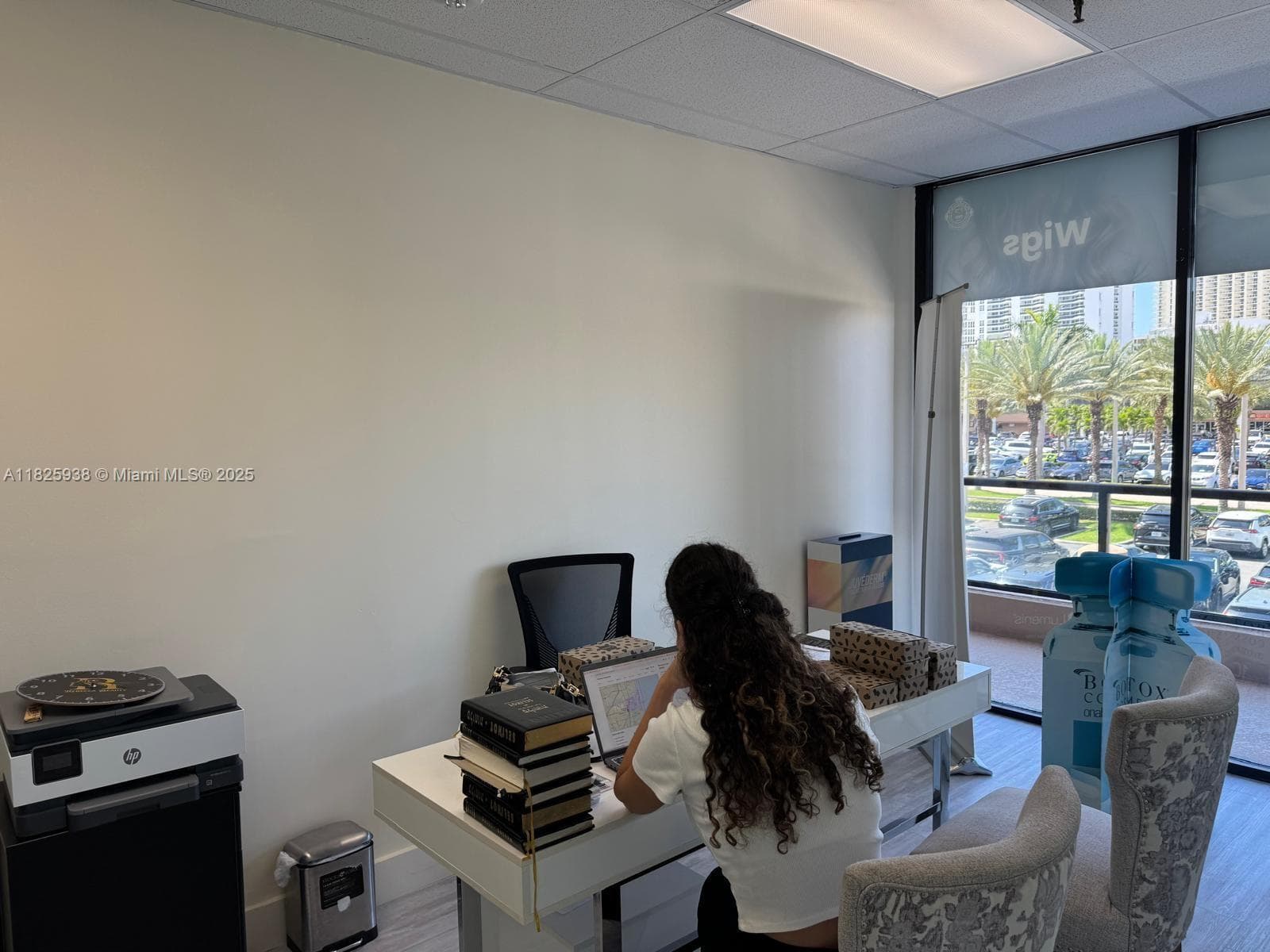 Premier Turnkey Commercial Space with High Visibility