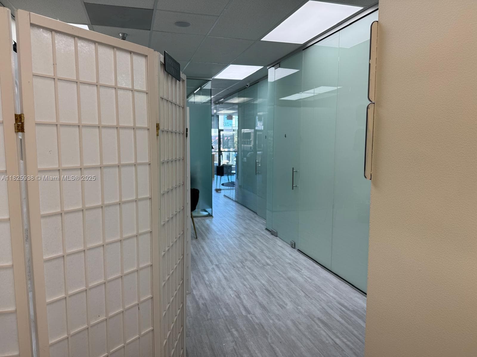 Premier Turnkey Commercial Space with High Visibility