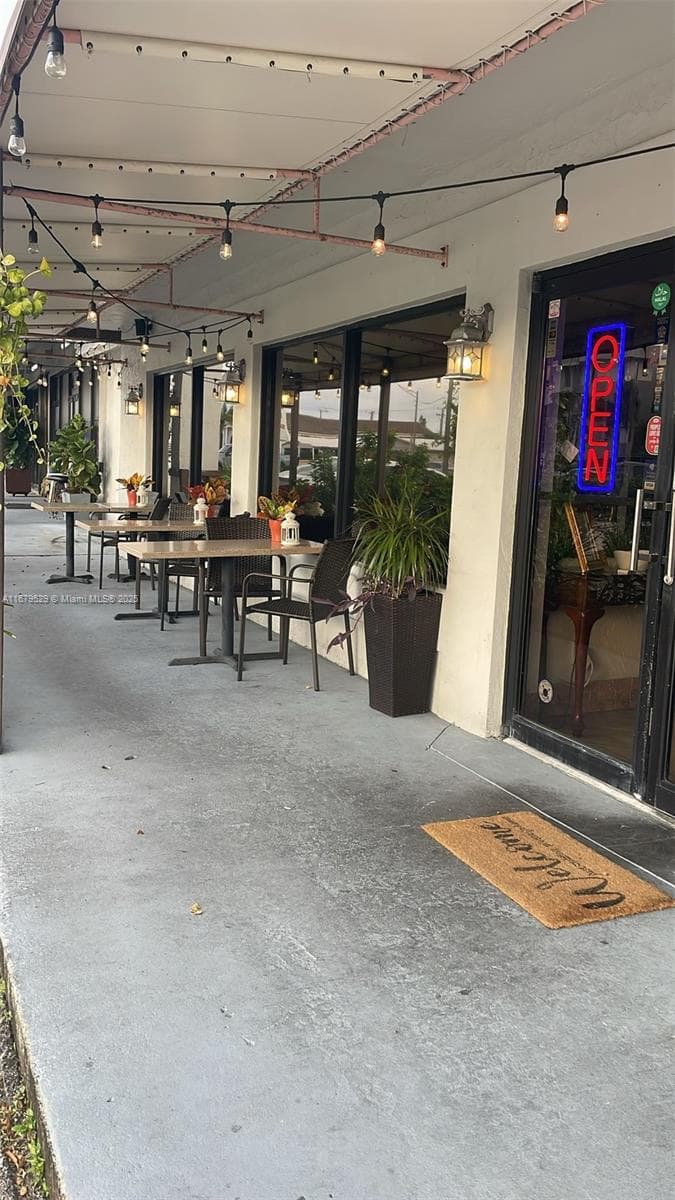 Thriving Arabic Restaurant with Loyal Clientele