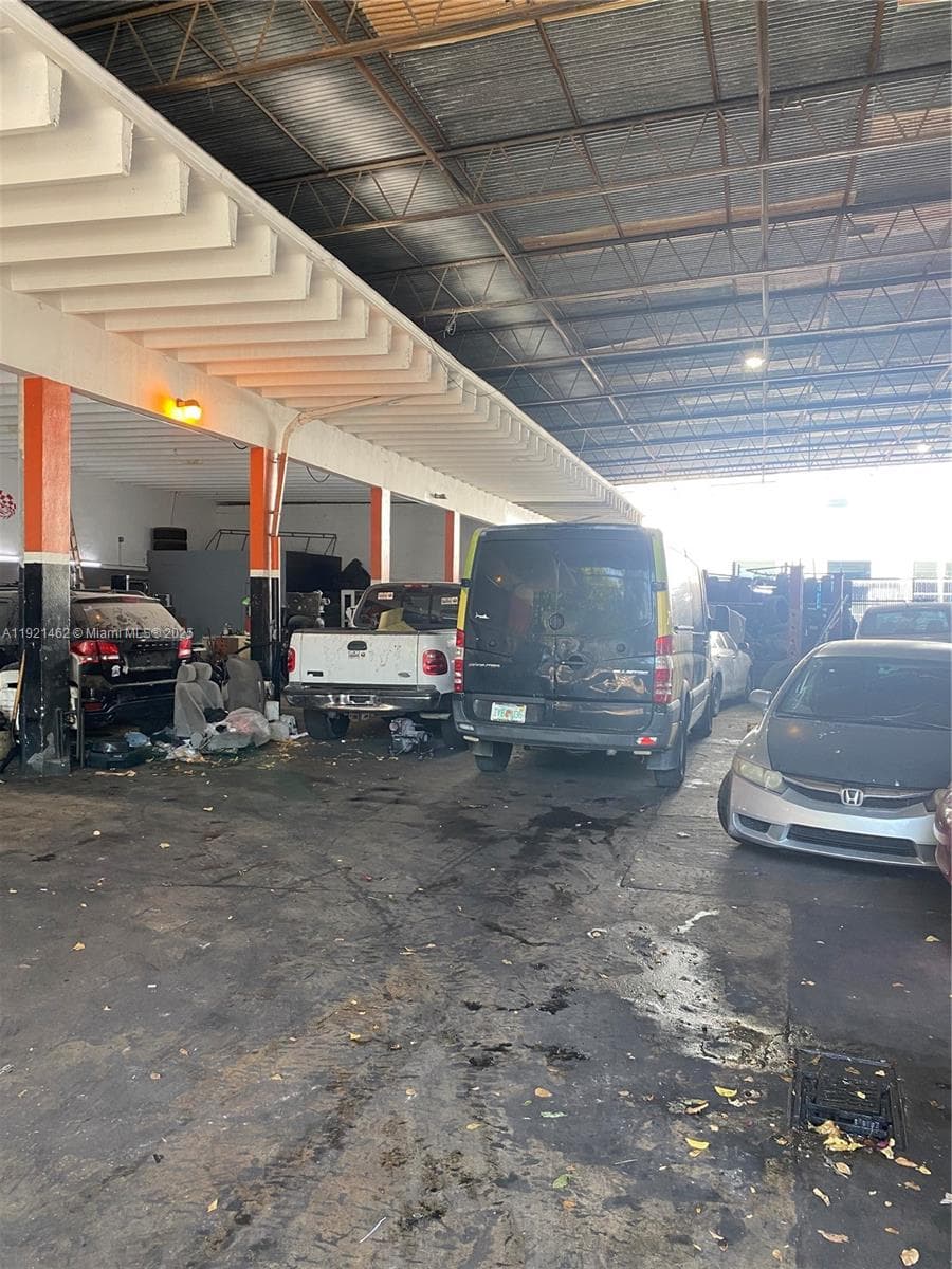 Established Auto Repair Shop with Low Overhead