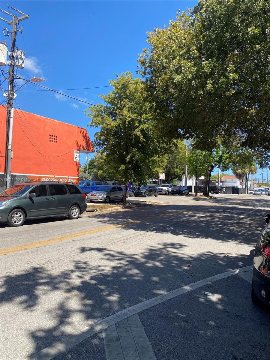 Established Auto Repair Shop with Low Overhead