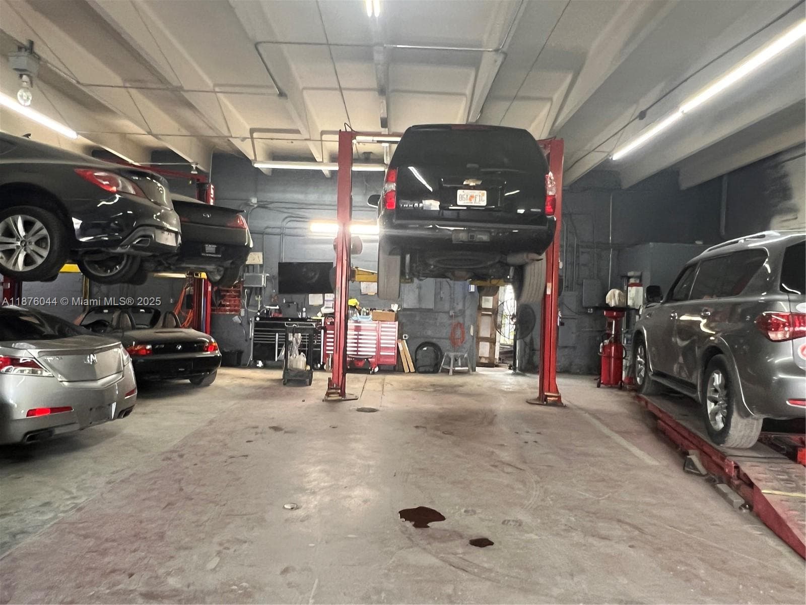 Established Auto Repair with Comprehensive Facilities