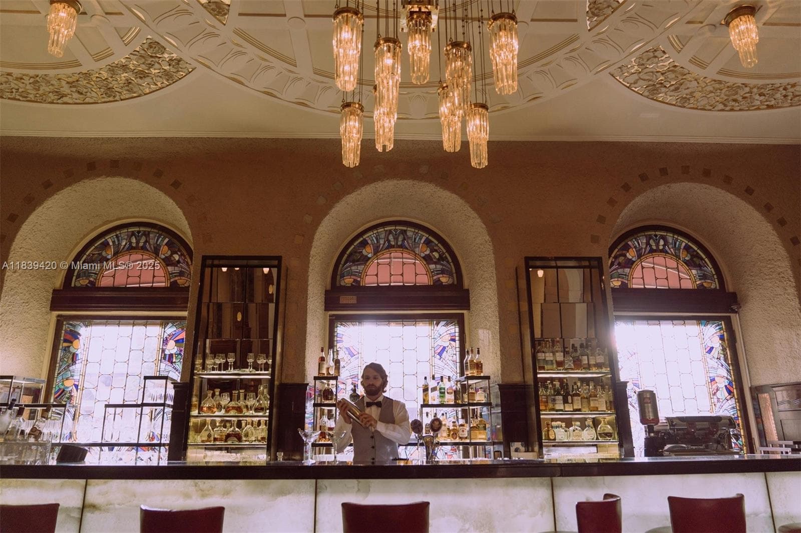 Established European Lounge with Event Hosting