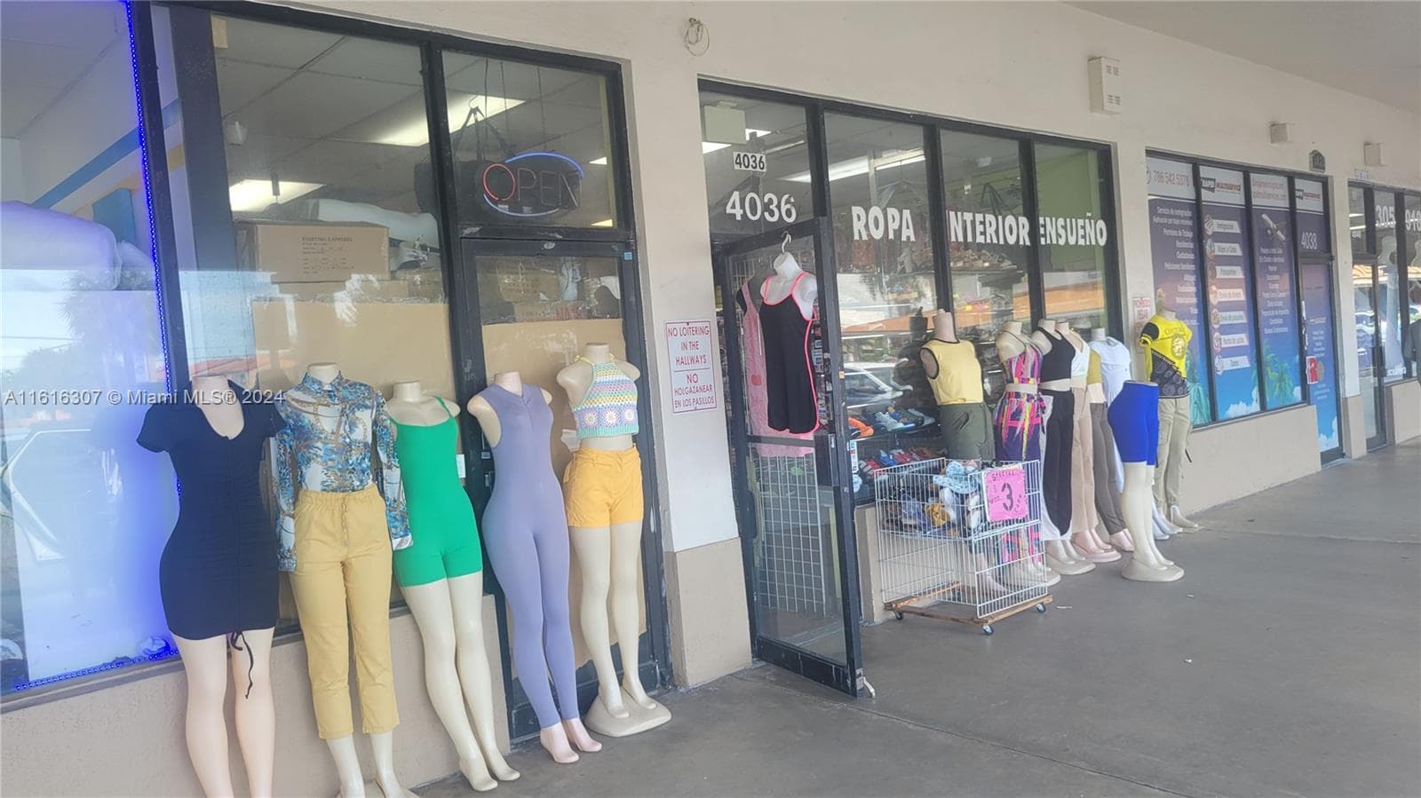 Established Clothing Store with Loyal Customer Base