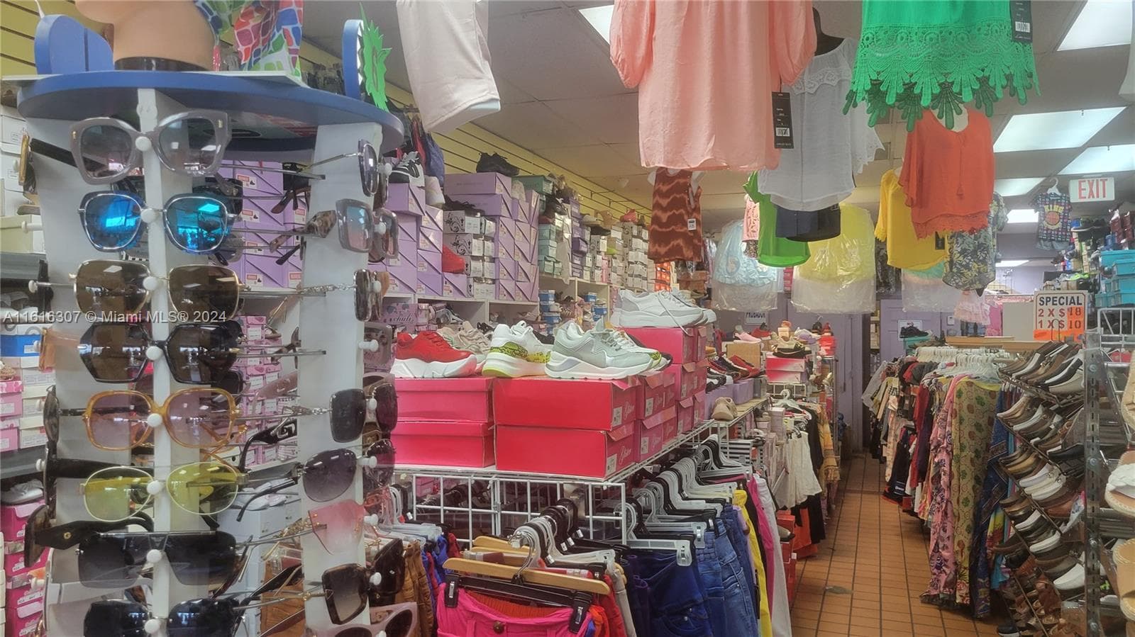 Established Clothing Store with Loyal Customer Base