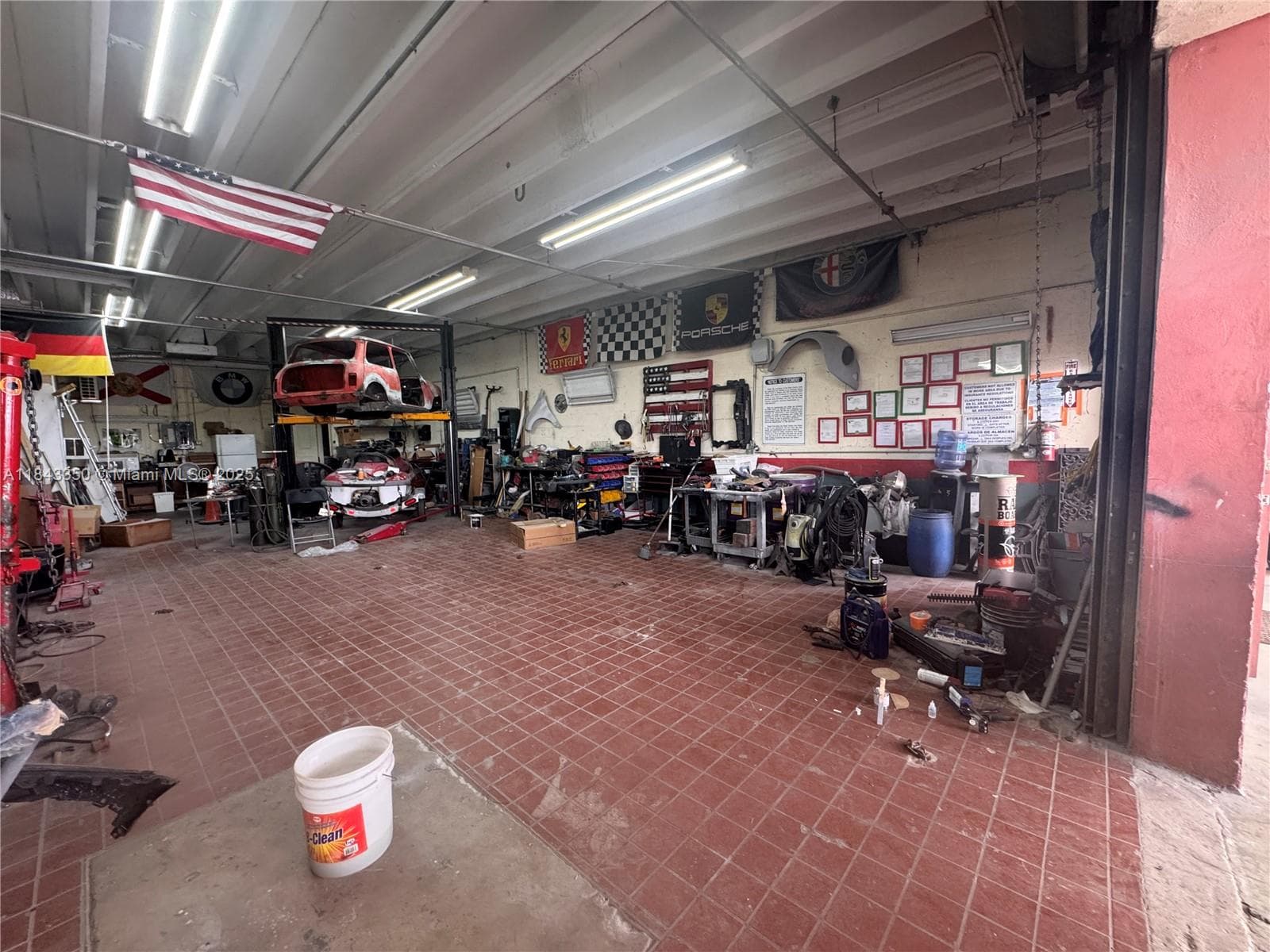 Turnkey Auto Body Shop with Paint Booth