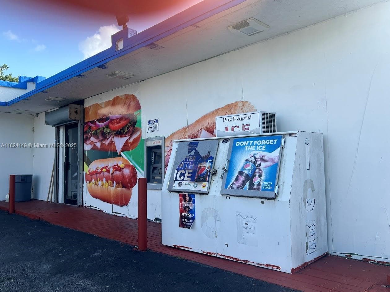 Versatile Convenience Store with Beer and Wine License