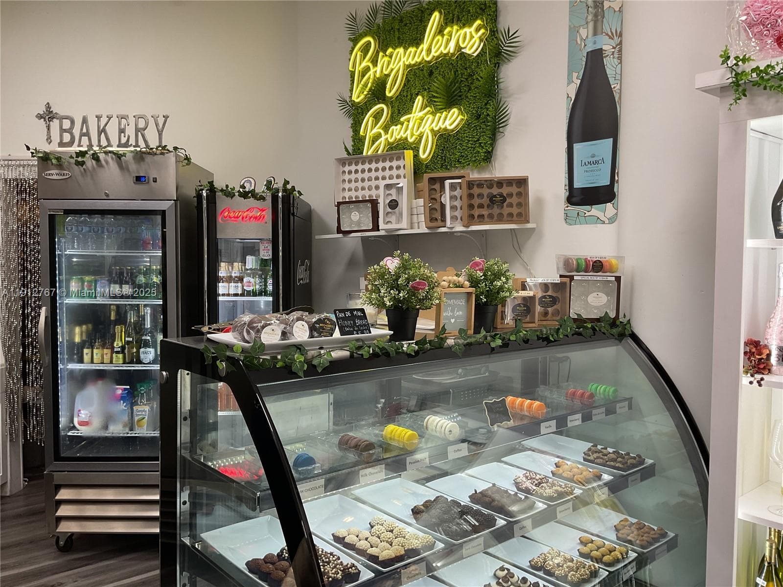 Thriving Brazilian Dessert Shop with Proprietary Recipes