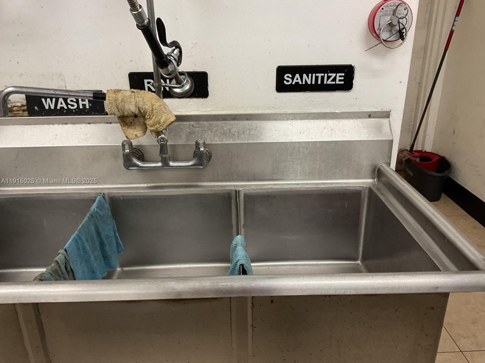 Established Taco Restaurant with a Loyal Customer Base