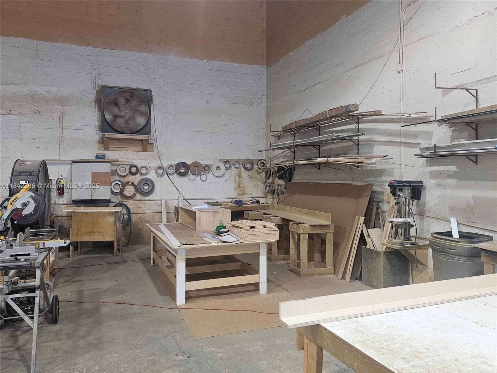 Turnkey Kitchen Cabinet Manufacturer with Stable Cash Flow