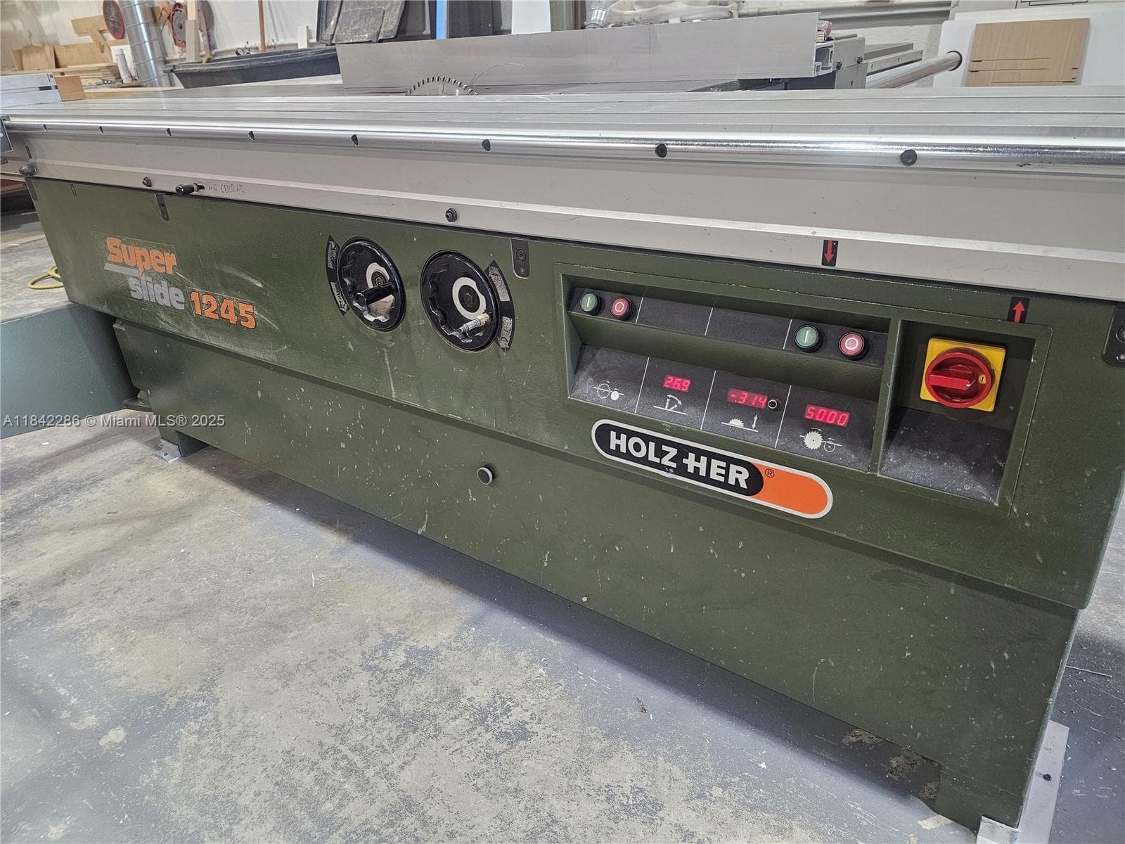 Turnkey Kitchen Cabinet Manufacturer with Stable Cash Flow