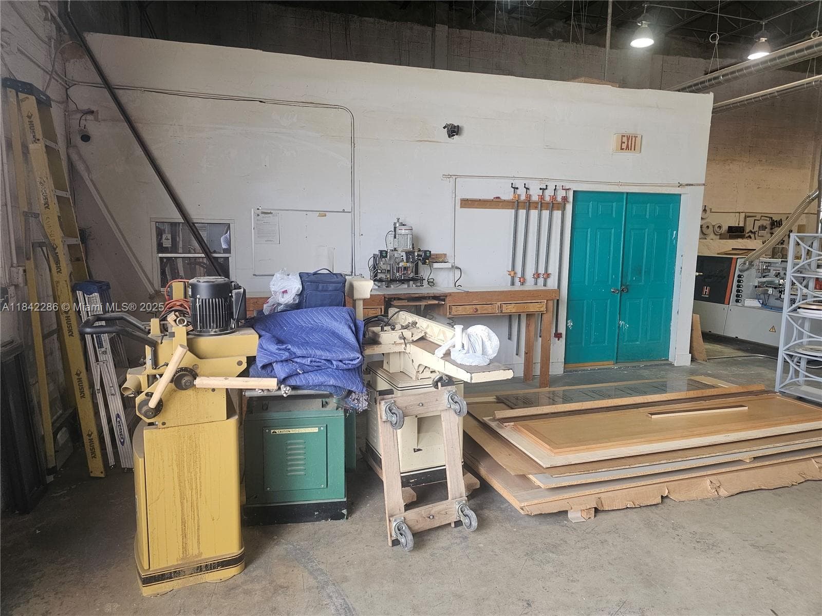 Turnkey Kitchen Cabinet Manufacturer with Stable Cash Flow