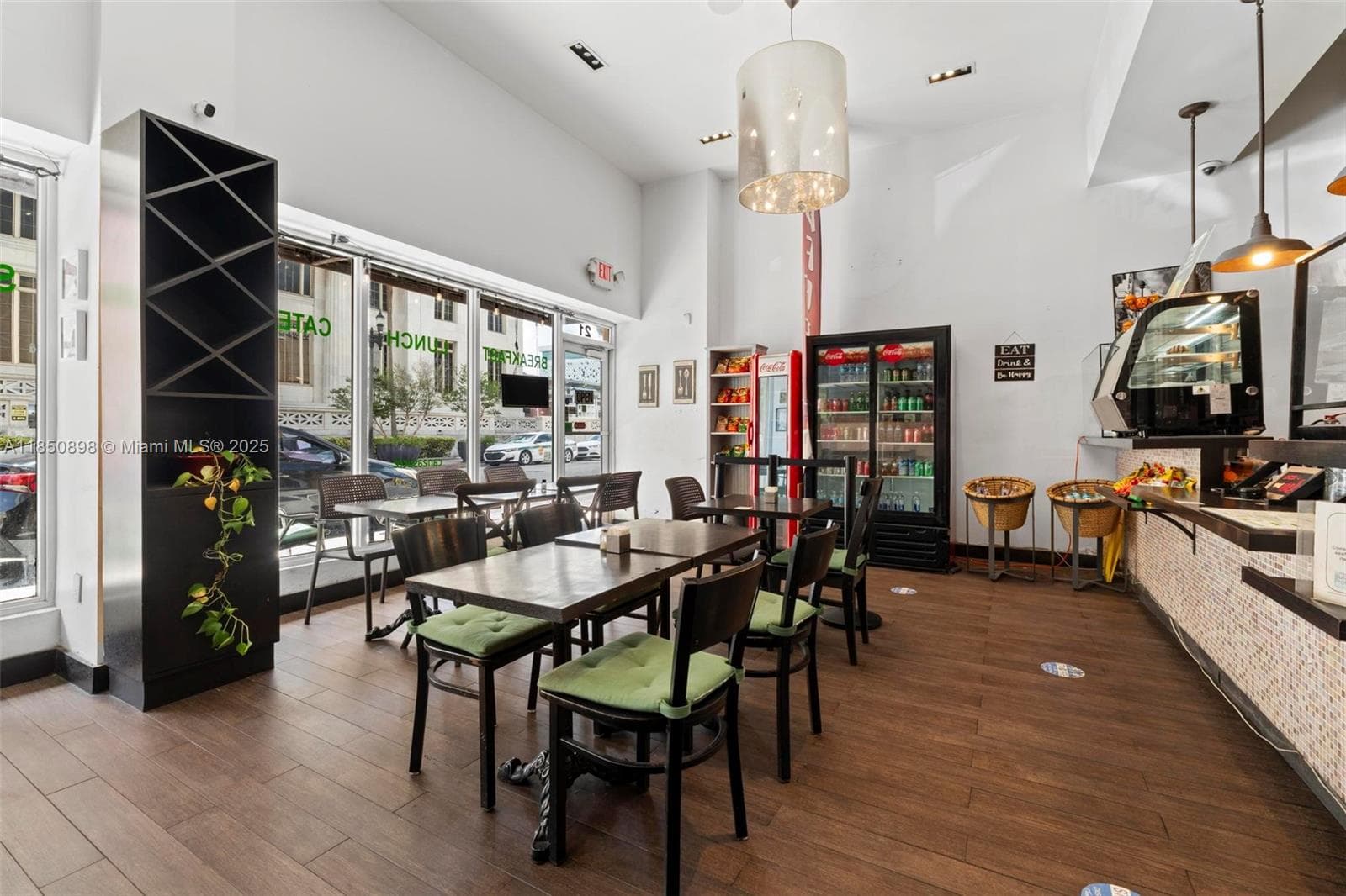 Thriving Downtown Miami Restaurant with Prime Location